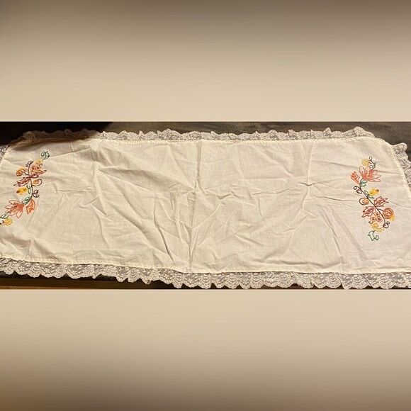 Vintage Table Runner Cream Linen Lace Embroidered Floral 36x15” - Picture 2 of 4